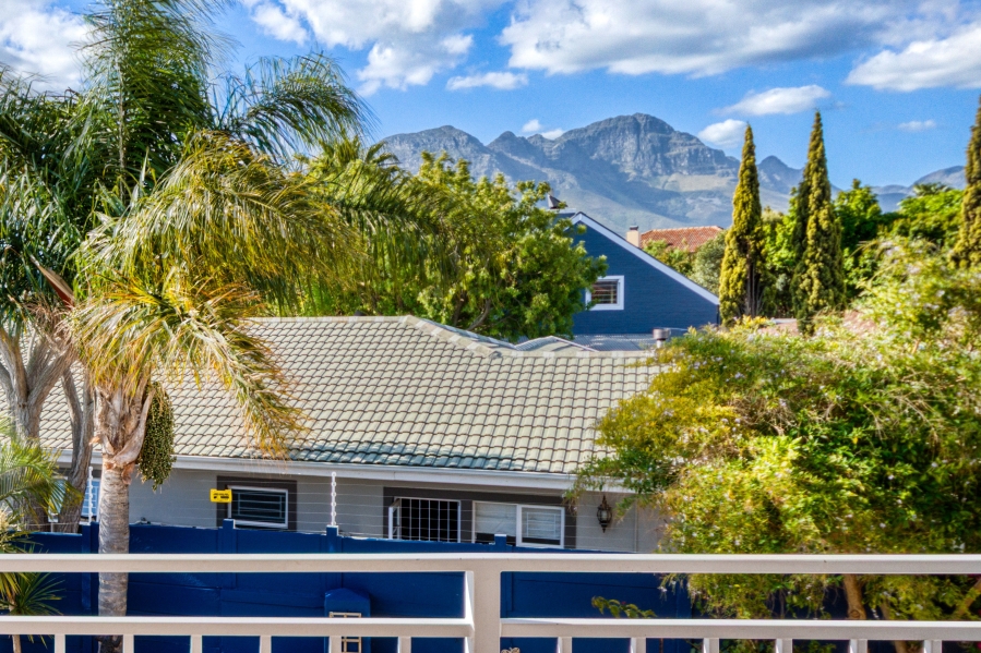 6 Bedroom Property for Sale in Olive Grove Western Cape